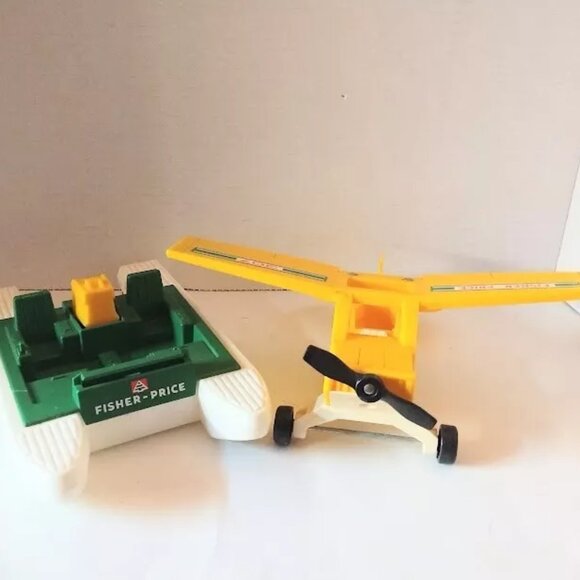 Vintage 1976 Fisher Price Adventure People SEA PLANE Boat Pilot Ranger Figurine - Picture 1 of 10